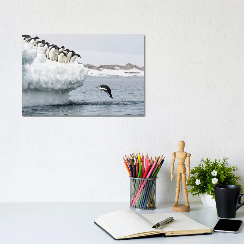 Splash by Joan Gil Raga - Wrapped Canvas Gallery-Wrapped Canvas Giclée, 20.32 cm H x 30.48 cm W