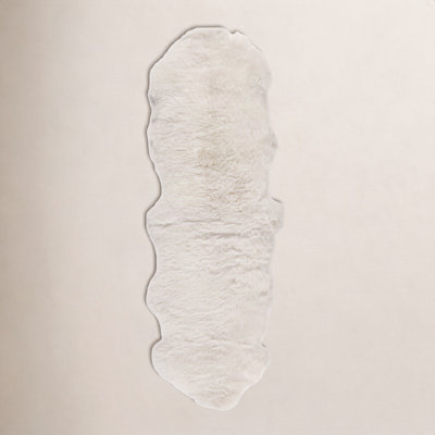 Mera White Handmade Sheepskin Rug