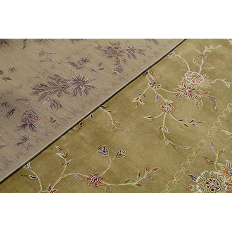 Floral Area Rug in Tan