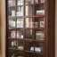 Bibliothèque à portes coulissantes de style américain