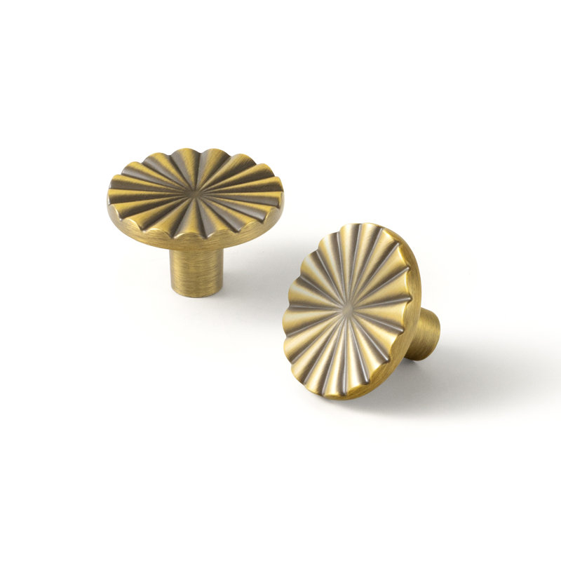 Poignée fantaisie 1,5 po de diamètre, Laiton brossé bronze