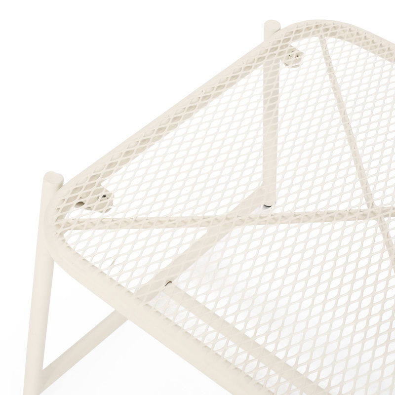 Table d'appoint 19,49 po x 17,46 po en fer, H 13,24 po, plateau en maille blanche, table d'extérieur