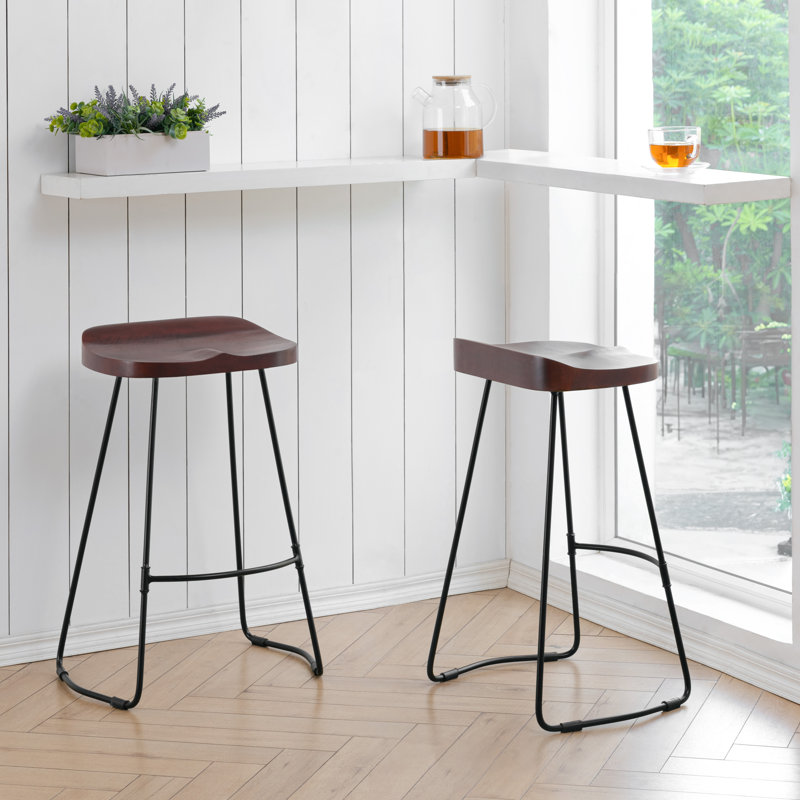 Gallitzin Solid Wood Kitchen Counter Bar Stool, Counter Stool (68.5cm Seat Height), Walnut