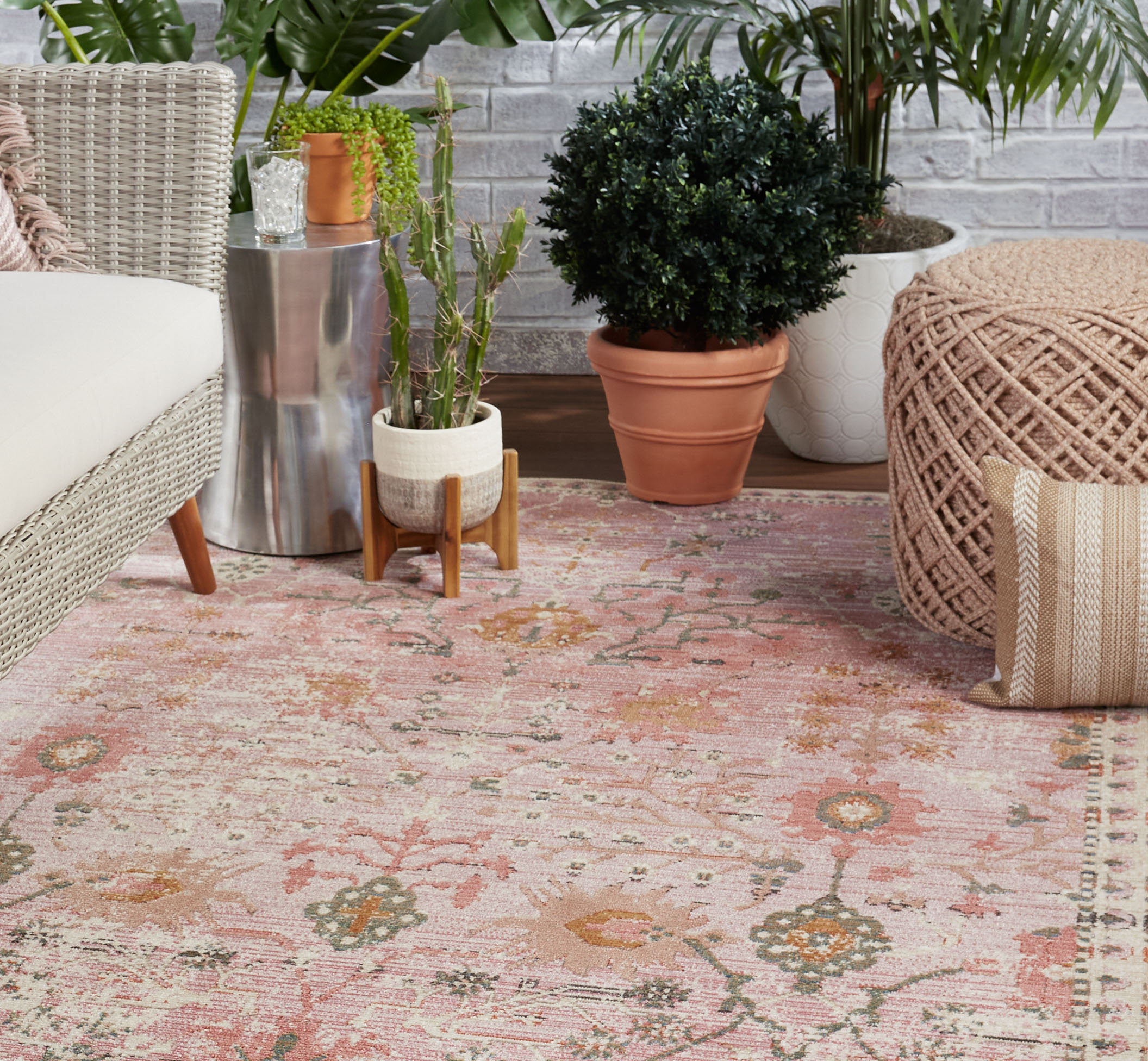 Mistana™ Gagliardi Floral Indoor/Outdoor Rug & Reviews Wayfair Canada