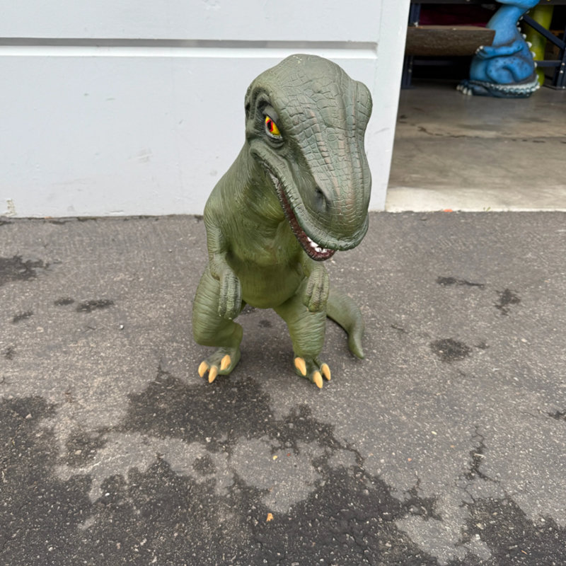 Statue de bébé dinosaure T-Rex