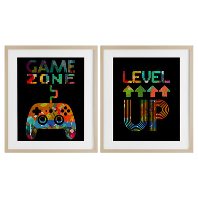 Ensemble de 2 images collées de jeux vidéo encadrés, encadrées par Marcus Prime