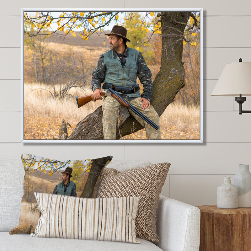 Hunters Pursuit sur toile, Cadre flottant blanc, H 24 po x l 32 po x P 1 po