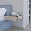 Table de chevet grise avec espace de rangement fonctionnel pour la chambre à coucher-128526238