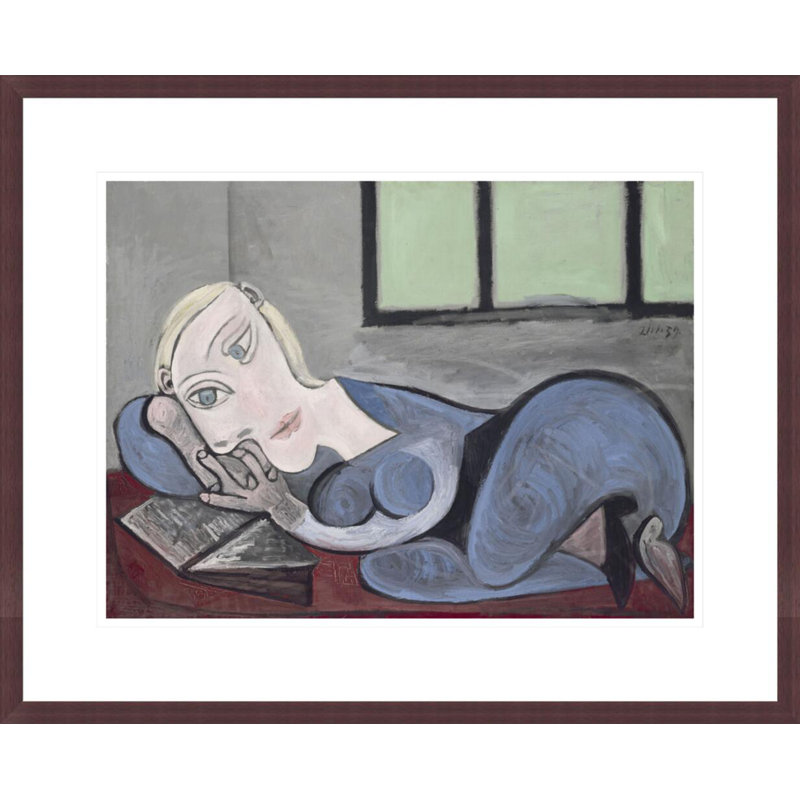 Femme couchee lisant par Pablo Picasso, H 17,66 po x l 21,75 po