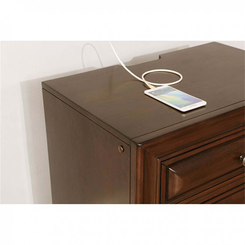 Table de chevet à 3 tiroirs en bois massif avec éclairage de style transitionnel et poignée ronde en nickel pour un rangement élégant