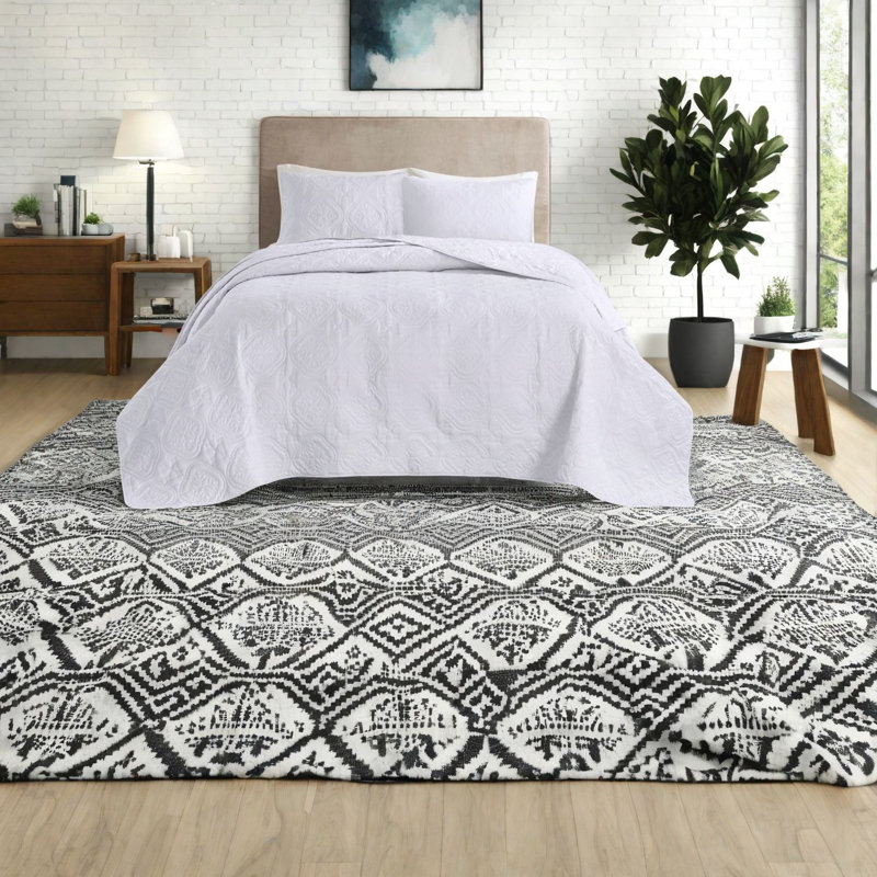 Luxurious White King Bedding Set, Soft Microfiber Medallion Quilt