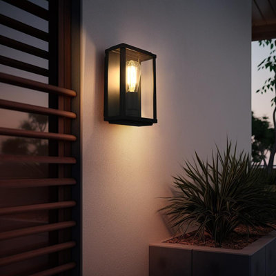Santos Outdoor Wall Sconce in Black