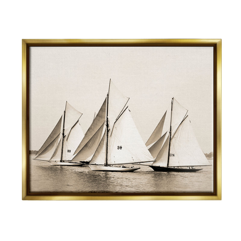Flotte de voiliers rétro par Graffi * Tee Studios, H 17 po x l 21 po x P 1,7 po, Cadre flottant métallique doré