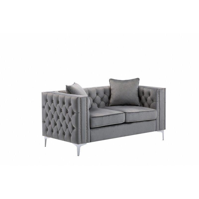 Causeuse en velours gris 63 po