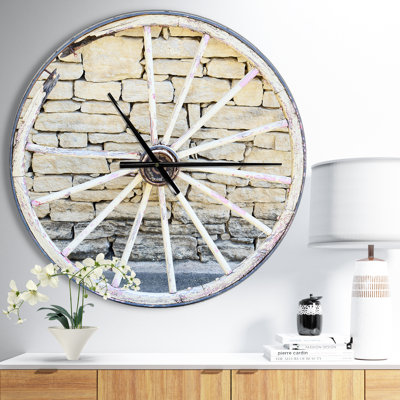 Horloge murale Swigart Farmhouse Designart