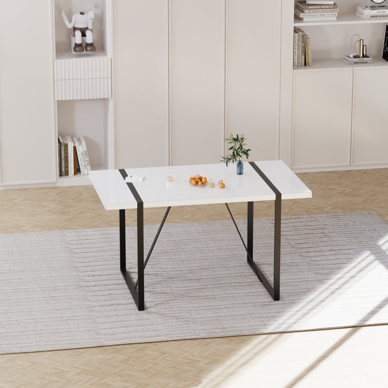Table de salle à manger moderne en MDF avec pieds en métal, 55 po pour la maison et la cuisine