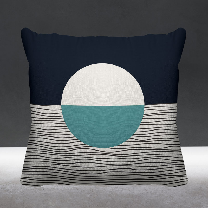 Coussin décoratif intérieur / extérieur Carmy, Ciel / beige / bleu marine, 19 po x 19 po, Carré