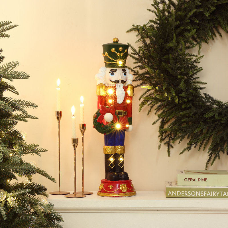 Soldat casse-noisette illuminé rouge 2 pi avec couronne, décoration de Noël à piles, H 23,82 po x l 8,24 po x P 7,48 po