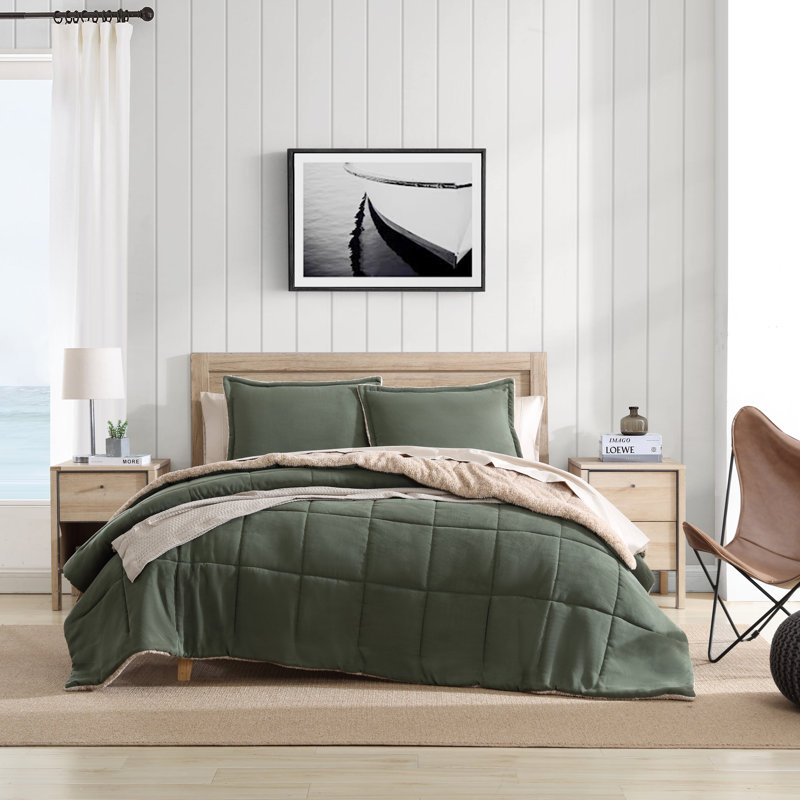 Microsude St Nautica Microsuede/Sherpa Reversible Green Comforter Set, Queen Comforter + 2  Standard Shams