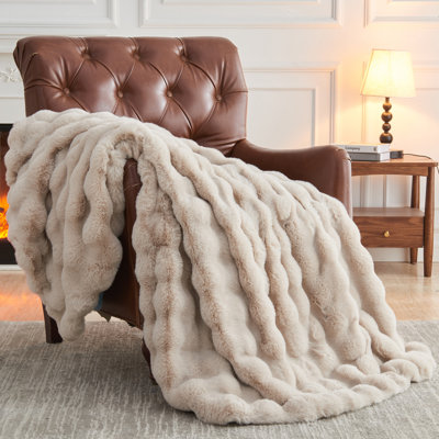 NEWCOSPLAY Faux Fur Throw Blanket Ivory Luxury Fluffy Thick Warm Bubble Blanket for Couch Sofa Bed 1000GSM (Linen Bubble, Throw(50"x60"))