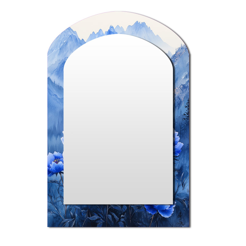 Pivoines bleues sur les sommets des montagnes I - miroir mural asymétrique pivoines, miroir décoratif arqué bleu, impression sur métal