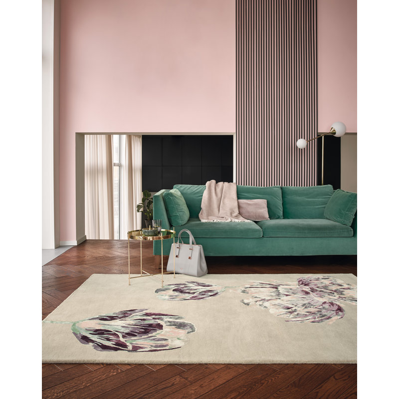 Area Rug in Beige, Rectangle 6'7" x 9'2"