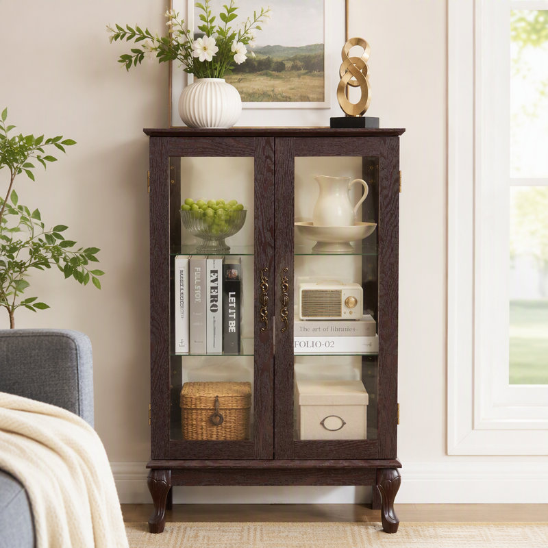 Vitrine 2 portes exquise avec verre trempé, dossier en miroir, tablettes réglables et éclairage pour mettre en valeur des objets précieux