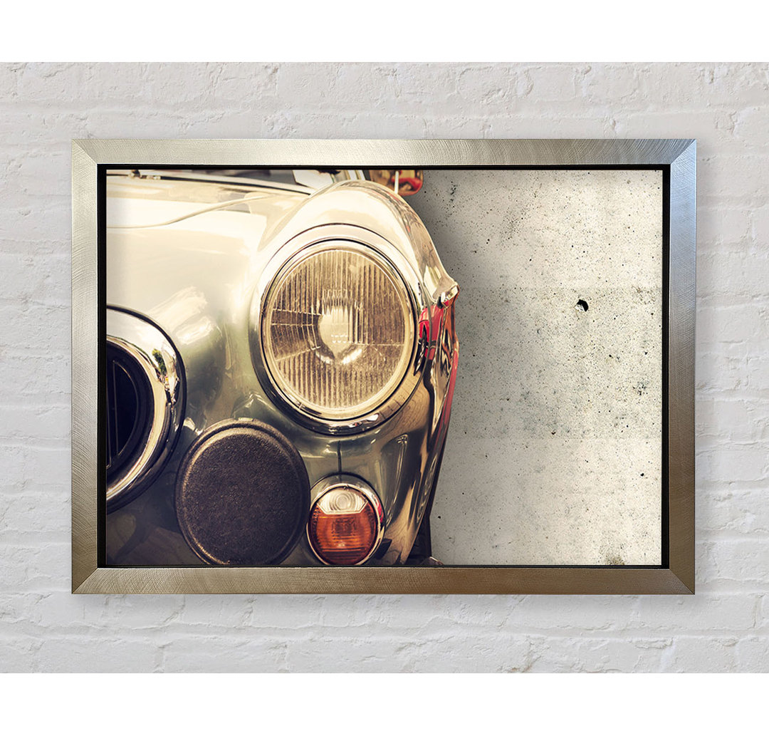 Close Up Classic Headlight - Einzelner Bilderrahmen Kunstdrucke