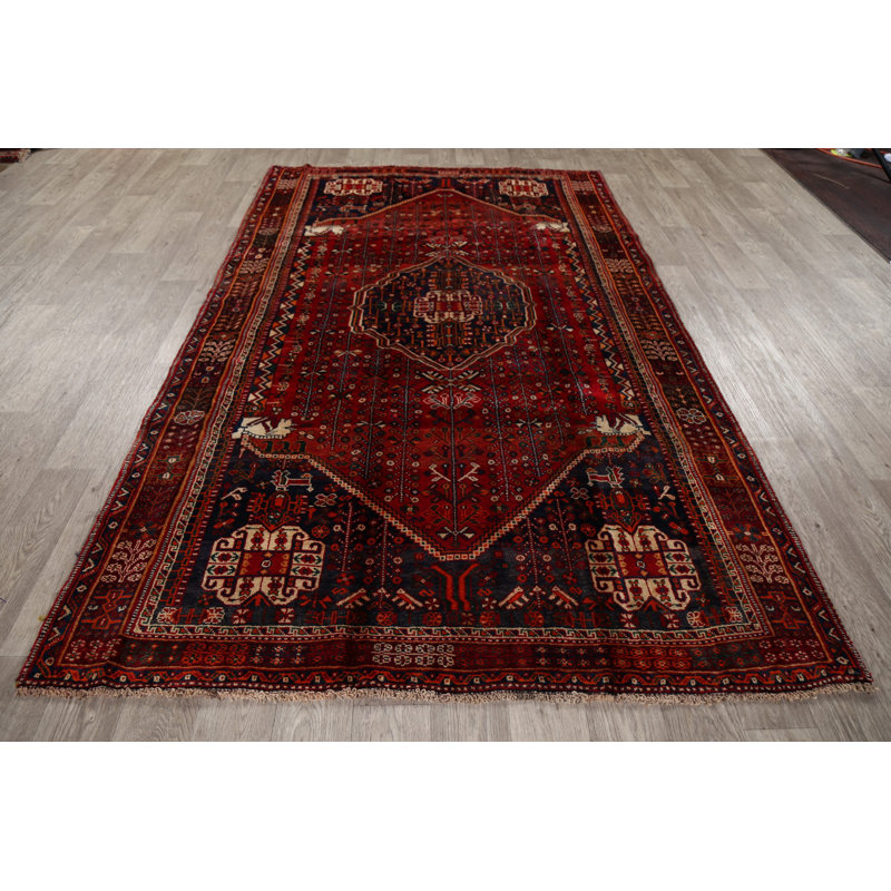 Tapis unique en laine noué à la main style Shiraz des années 1980 de 5 pi 5 po x 9 pi 1 po rouge Noha