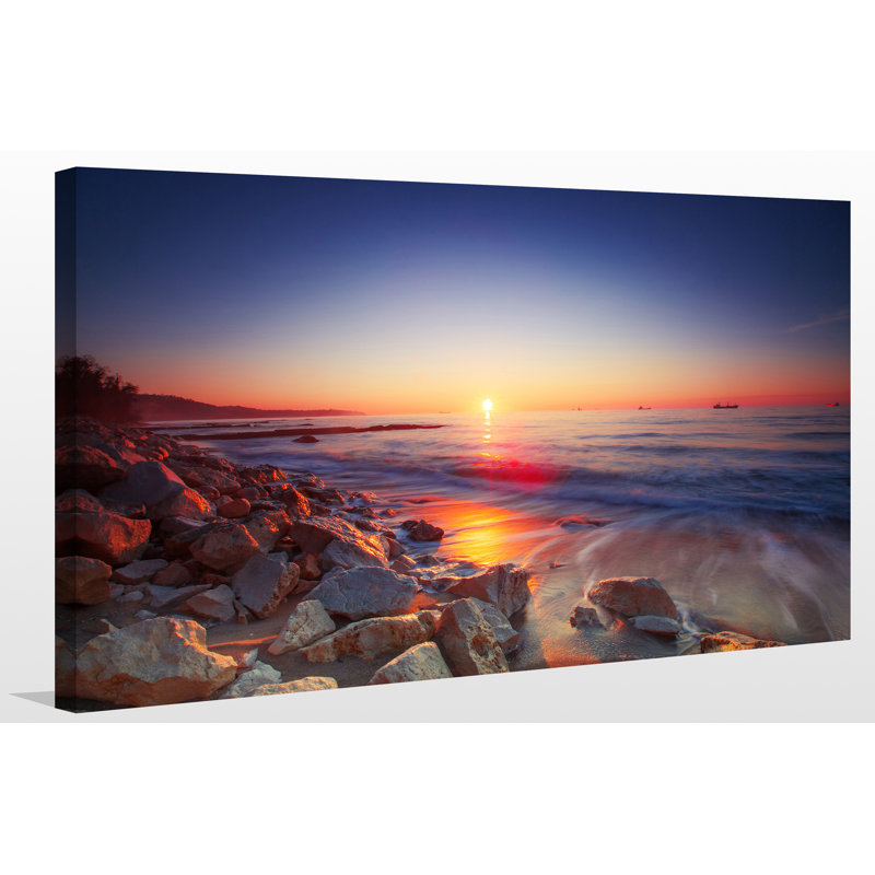 « belle soleil sur l’horizon », reproduction de photo sur toile tendue, H 28 po x l 48 po x P 1,5 po