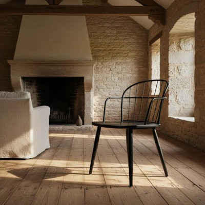 Chaise d'appoint mince pour espaces de salle à manger modernes