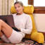 Oreiller de repos au lit-60494107