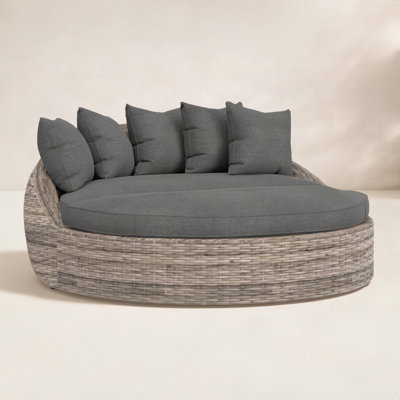 Havana Round Daybed
