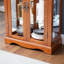 Armoire éclairée en verre avec une esthétique exquise et des tablettes réglables Cloison mobile à vin de style sophistiqué