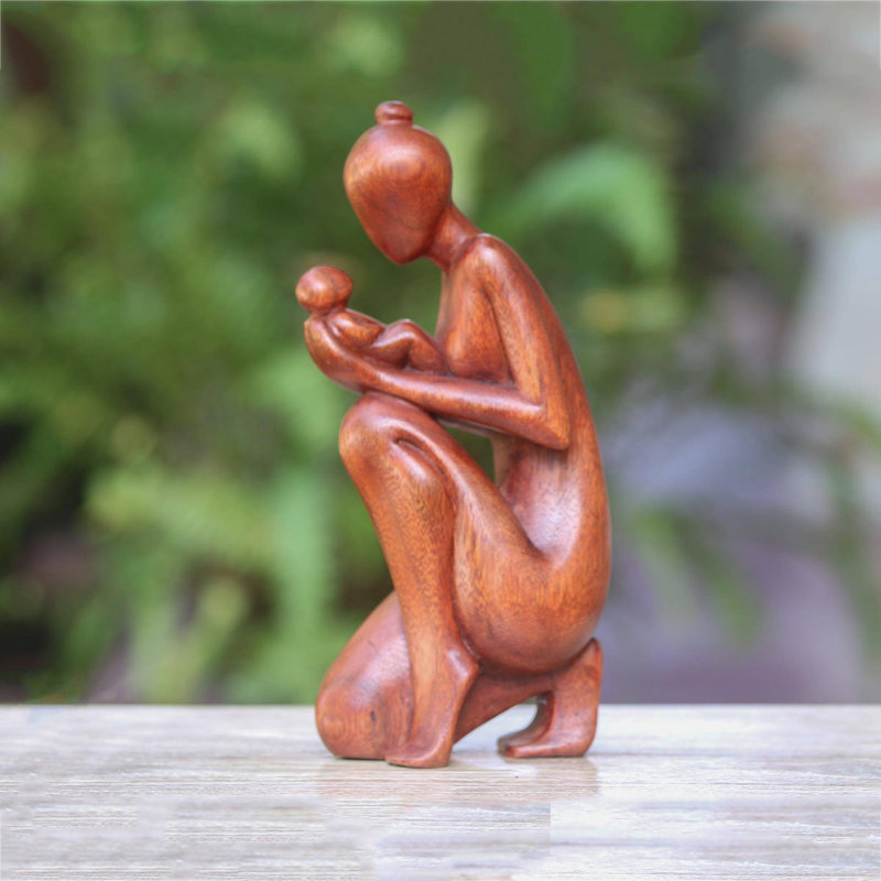 Figurine en bois Newborn Wonder