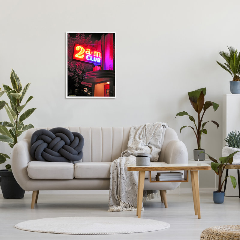 «Urban 2am Club», impression encadrée sur bois par Larry Grossman, H 30 po x l 24 po x P 1,5 po