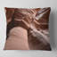 Coussin foncé à motif d'antanope foncé-218235739-218235743
