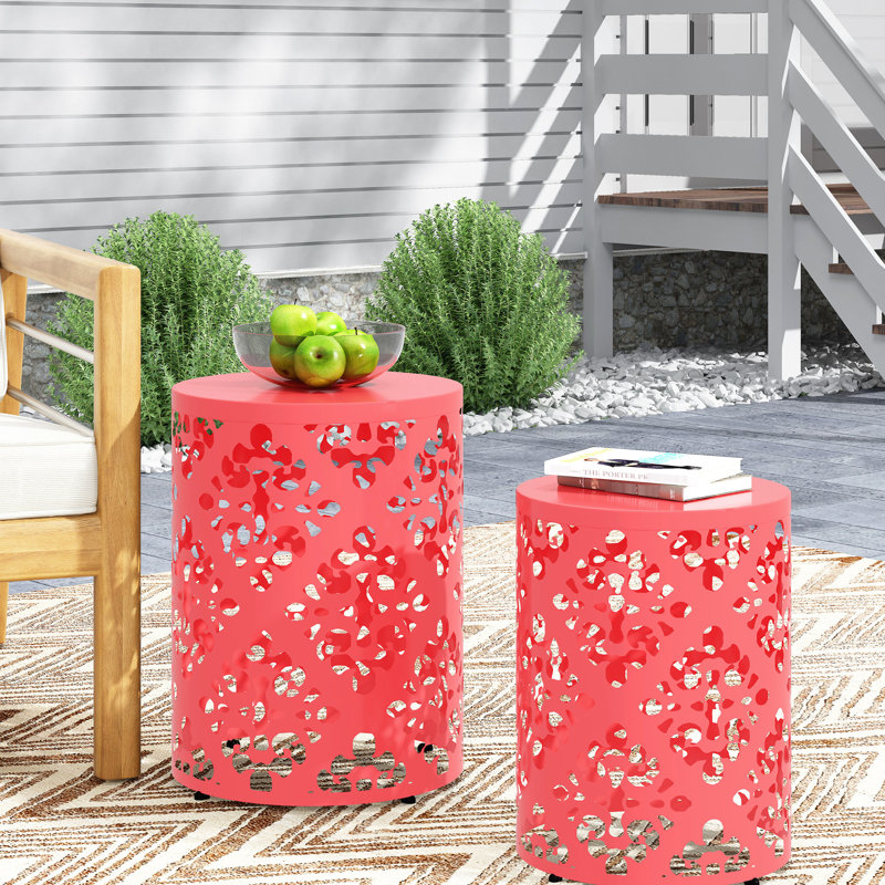 Élégantes tables de bout en métal S / 2, conception en fer découpé pour le style, couleur corail, structure thermolaquée, sans assemblage, paire de tables 13,75 x l 13,75 x P 18,00h et 11,75 x 11,75 x 15,75h, moderne