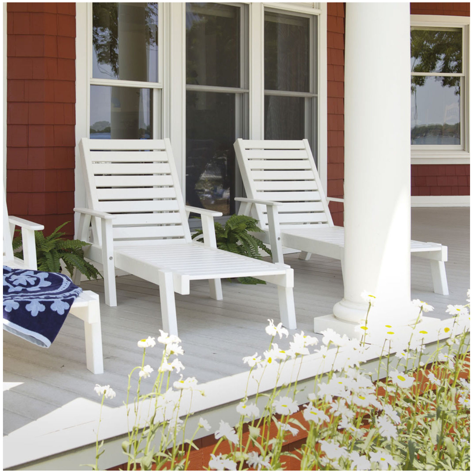 POLYWOOD Captain Chaise with Arms, White