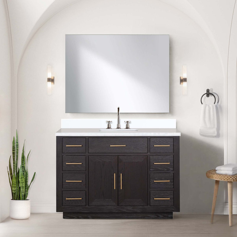 Ensemble de meuble-lavabo simple avec robinet et miroir