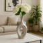 Vase décoratif en grès cérame Kato, à la silhouette sculpturale moderne et au corps ovale texturé, pour un effet contemporain saisissant.-527307974-527307981