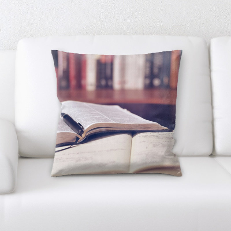 Coussin décoratif open book