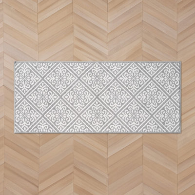 Austell Machine Woven Synthetic Geometric Area Rug in Green/White