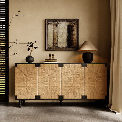 Buffet tissé à la main en ruppie maritime, pieds en bois de pin massif, noir classique, rangement à quatre tablettes, idéal pour les cinq assiettes décoratives