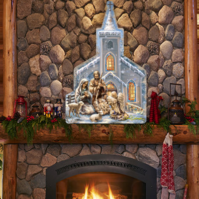 Crochet de crèche au mur et porte chapel