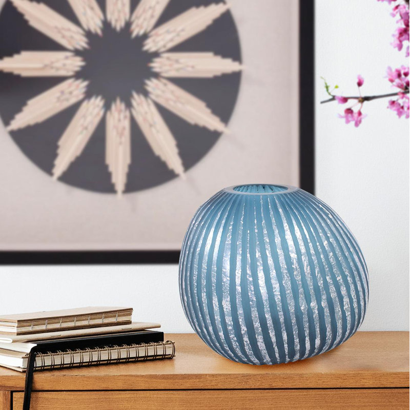 Grand vase en verre Yale, H 7,5 po x l 8,75 po x P 6,75 po