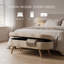 Repose-pieds ovale avec rangement en tissu plissé, pieds en bois d'hévéa massif et intérieur spacieux - Repose-pieds polyvalent, sièges supplémentaires et pièce décorative-446963522-446963641