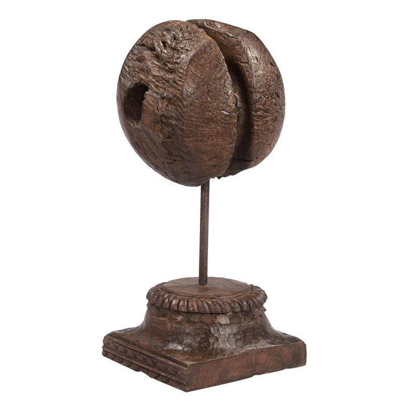 Figurines & Sculptures