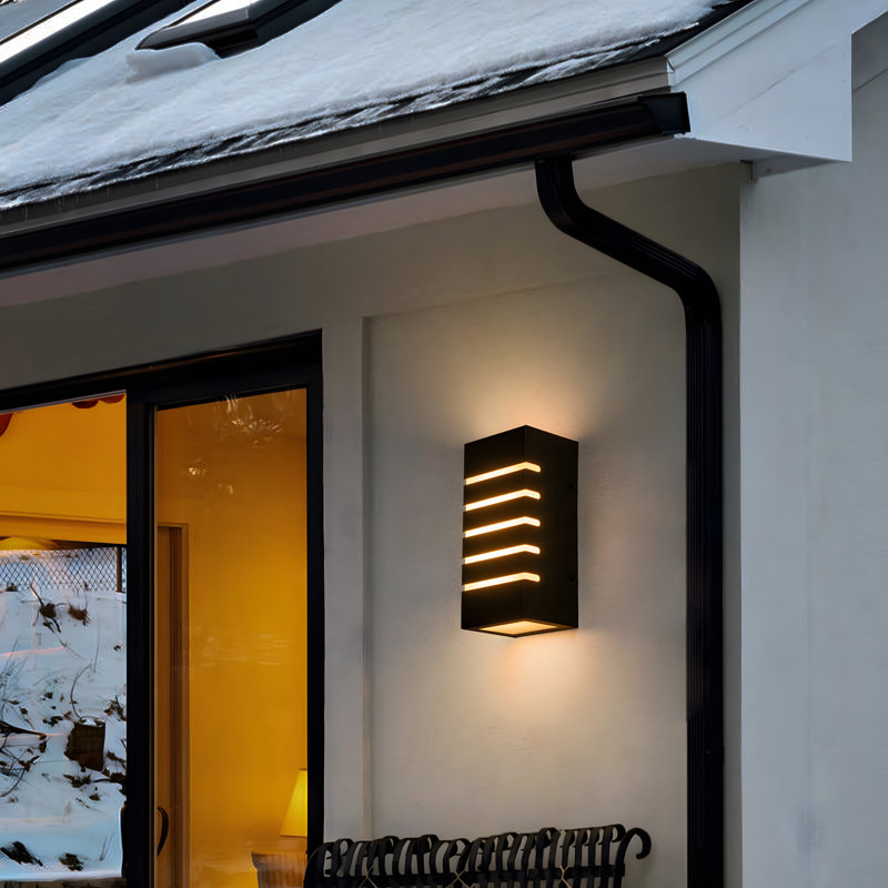 9.3″H Aluminum LED Wall Light