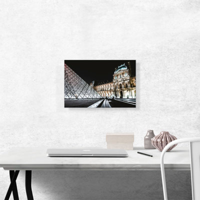 Le musée du Louvre, Paris, France, reproduction de photo sur toile tendue